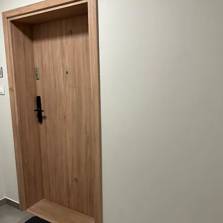 Premium Polna 公寓 *